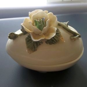 Porcelin Egg Trinket Box w/ Roses